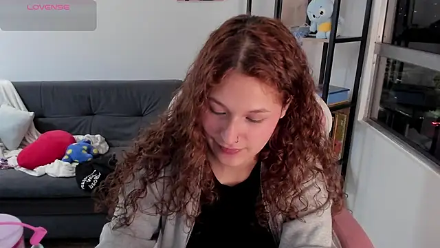 iam Nikki online show from April 15, 2026, 2:39 am