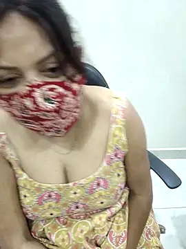 Cute-richa1 online show from December 15, 2025, 10:59 pm