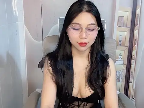 Lousii online show from April 18, 2026, 7:00 am