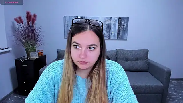 Snapshot of Maria_Bond chatting on December 1, 2025, 6:36 am Maria Bond online show from December 1, 2025, 6:36 am