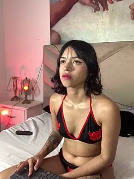 Snapshot of LiilithStonne chatting on January 19, 2026, 1:04 pm LiilithStonne online show from January 19, 2026, 1:04 pm