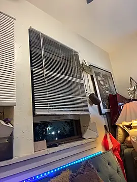 Motherbigbus online show from December 22, 2025, 7:41 am