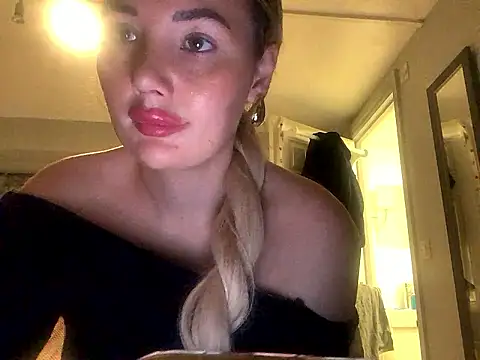 xoxohan11 online show from February 11, 2026, 7:58 pm