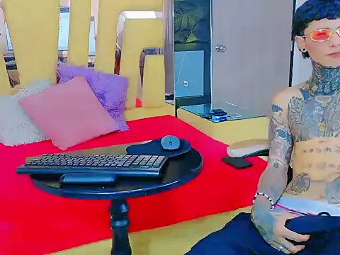 IsabelaANDjordan online show from November 19, 2025, 7:47 pm