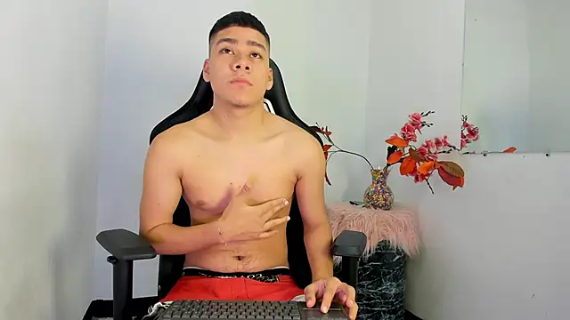 Lucastorrez01 online show from January 15, 2026, 3:10 am
