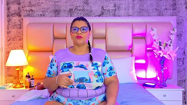 SelennaCooper online show from March 15, 2026, 12:01 pm