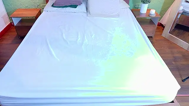 Secrett desiree online show from March 18, 2026, 3:31 am