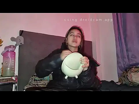 Youngcople18 online show from November 22, 2025, 2:43 am