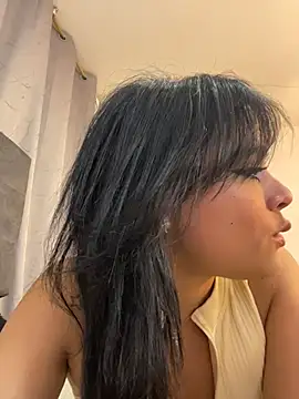 Sophie wyld online show from December 1, 2025, 3:07 am