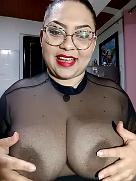 Snapshot of Anna_Lucia88 chatting on June 8, 2026, 8:04 am Anna Lucia88 online show from June 8, 2026, 8:04 am