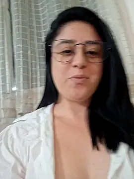 Snapshot of Pocahhontas69 chatting on November 18, 2025, 3:32 am Pocahhontas69 online show from November 18, 2025, 3:32 am