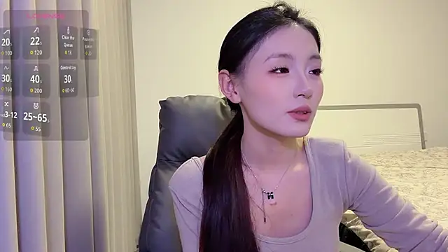 Snapshot of H-2005 chatting on November 24, 2025, 3:12 pm H-2005 online show from November 24, 2025, 3:12 pm