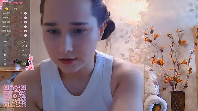 TianaMeiser online show from April 13, 2026, 1:04 pm