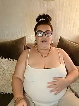 Snapshot of Nova-WiseX chatting on December 15, 2025, 10:26 pm Nova-WiseX online show from December 15, 2025, 10:26 pm