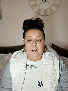 Snapshot of Nova-WiseX chatting on December 1, 2025, 1:56 pm Nova-WiseX online show from December 1, 2025, 1:56 pm