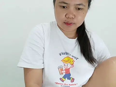 Sweetbigtits 69 online show from November 26, 2025, 5:13 pm