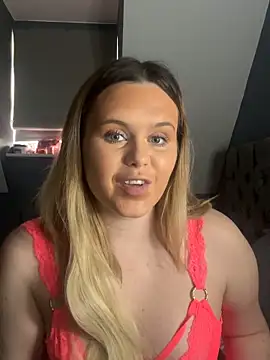 Blonde Bunny online show from November 29, 2025, 12:27 pm