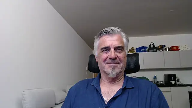 Buidapest online show from May 3, 2026, 2:38 am