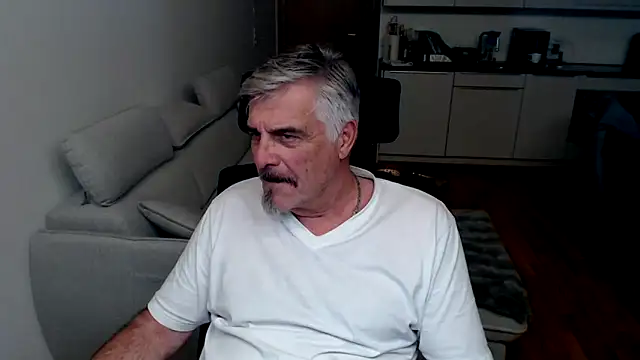 Buidapest online show from March 11, 2026, 8:47 pm