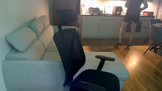 Buidapest online show from February 1, 2026, 1:59 am