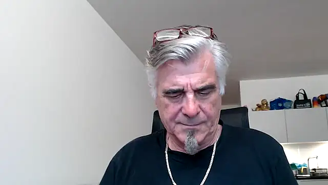 Buidapest online show from May 16, 2026, 6:12 am