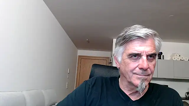 Buidapest online show from May 12, 2026, 3:58 am