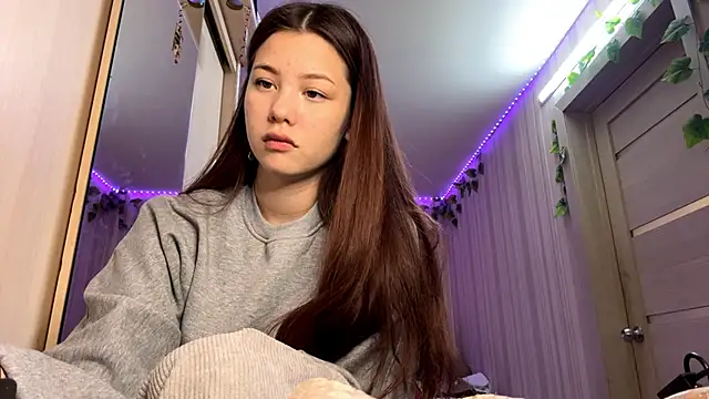 CutieSlim online show from December 15, 2025, 2:12 pm