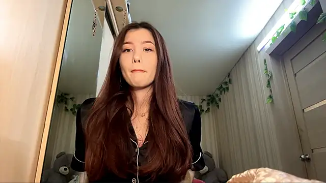 CutieSlim online show from December 3, 2025, 10:03 am