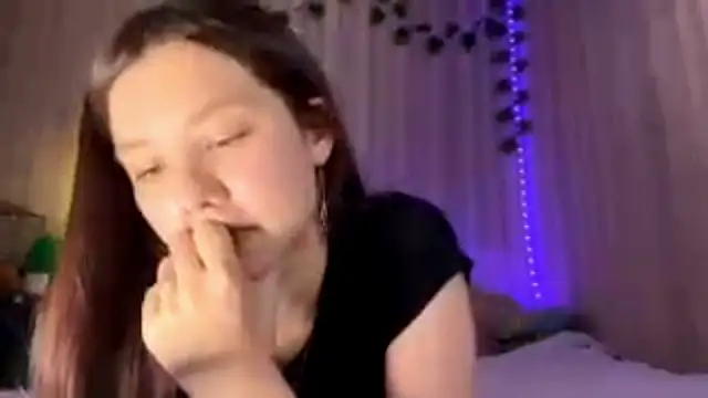 CutieSlim online show from March 3, 2026, 12:01 pm