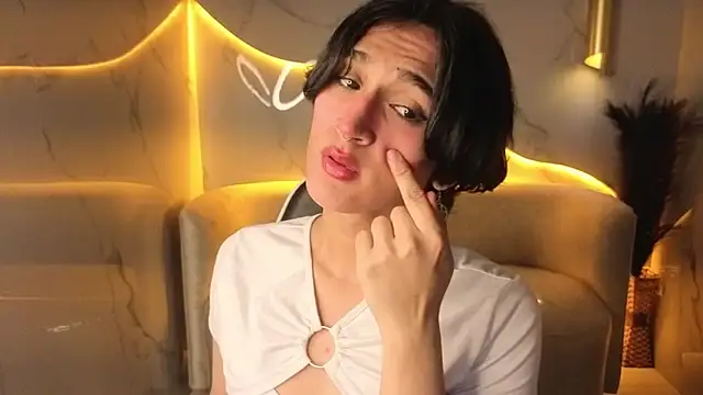 zoe tp online show from December 3, 2025, 8:08 pm