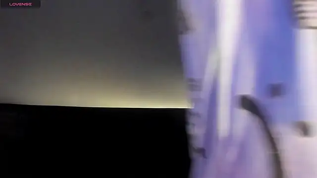 Snapshot of Angel-umbra chatting on November 26, 2025, 8:20 pm Angel-umbra online show from November 26, 2025, 8:20 pm