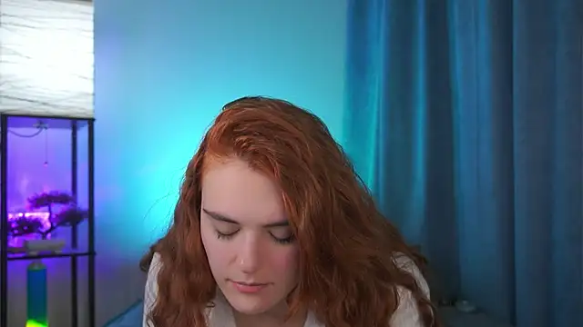 foxy cute4you online show from April 15, 2026, 7:18 pm