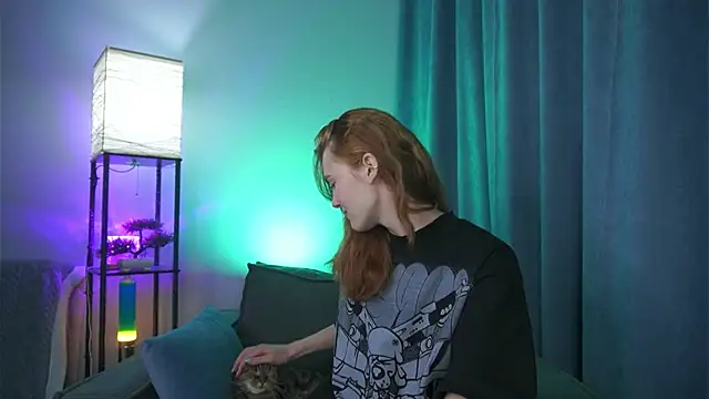 foxy cute4you online show from March 6, 2026, 7:31 pm