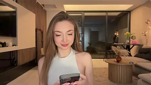 Jolienne online show from February 23, 2026, 8:31 pm