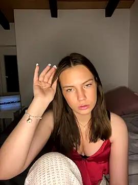 Sandrasnoww online show from December 4, 2025, 8:19 pm