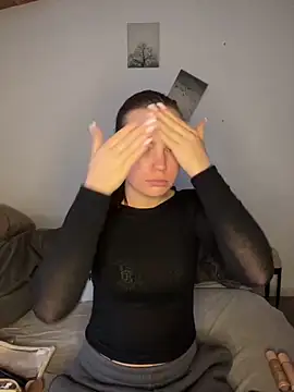 Sandrasnoww online show from December 16, 2025, 12:31 pm