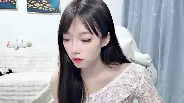 yuyayayu online show from February 9, 2026, 1:53 pm