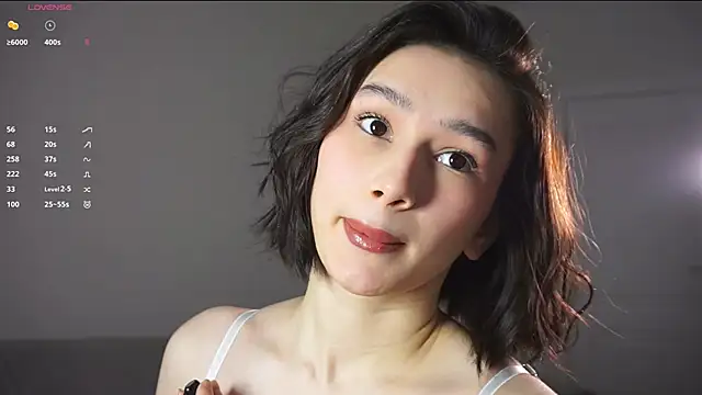 SoftLuna online show from December 22, 2025, 5:40 am