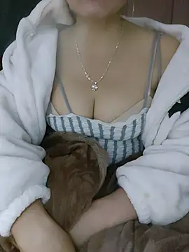 Lianlian68 online show from November 19, 2025, 1:38 am