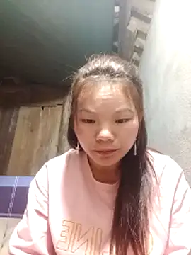 yu-zhen online show from November 22, 2025, 7:18 am