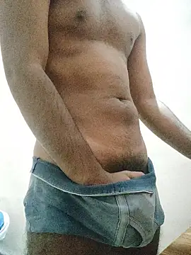 Snapshot of BhonduBaby chatting on November 28, 2025, 7:47 pm BhonduBaby online show from November 28, 2025, 7:47 pm