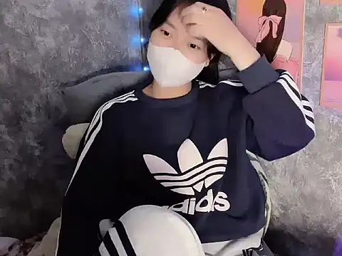 Snapshot of Hellen2999 chatting on November 30, 2025, 4:19 pm Hellen2999 online show from November 30, 2025, 4:19 pm