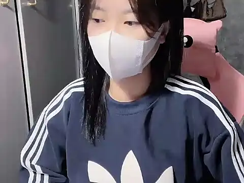 Snapshot of Hellen2999 chatting on November 26, 2025, 2:33 am Hellen2999 online show from November 26, 2025, 2:33 am