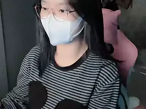 Snapshot of Hellen2999 chatting on November 20, 2025, 2:12 am Hellen2999 online show from November 20, 2025, 2:12 am