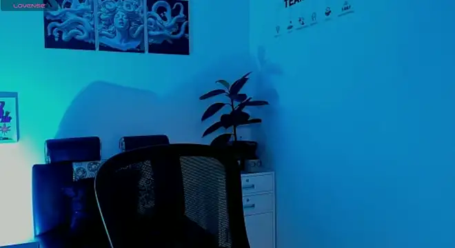 Snapshot of James_Adams_01 chatting on November 22, 2025, 12:37 pm James Adams 01 online show from November 22, 2025, 12:37 pm