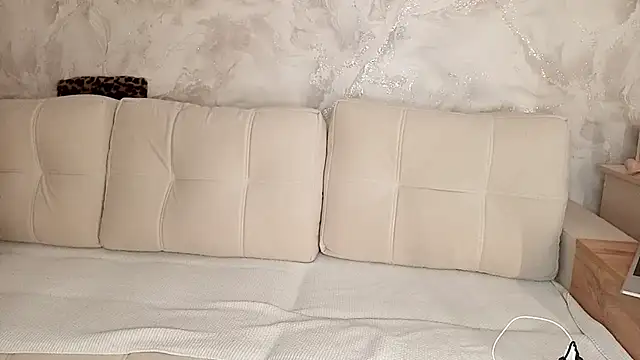 Snapshot of MileyMyth chatting on November 28, 2025, 11:10 am MileyMyth online show from November 28, 2025, 11:10 am