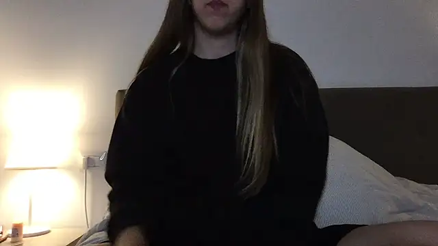 Martimartinaxx online show from April 13, 2026, 8:57 pm