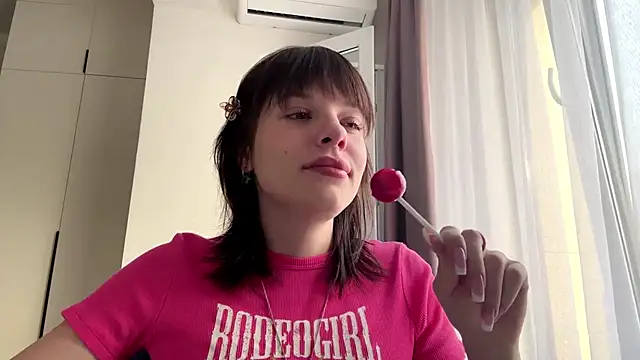 Snapshot of LollySimes chatting on November 20, 2025, 9:43 am LollySimes online show from November 20, 2025, 9:43 am