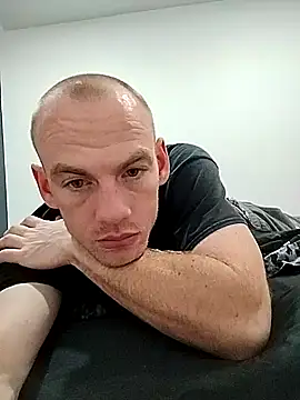 Snapshot of EBarh chatting on November 18, 2025, 12:15 am EBarh online show from November 18, 2025, 12:15 am