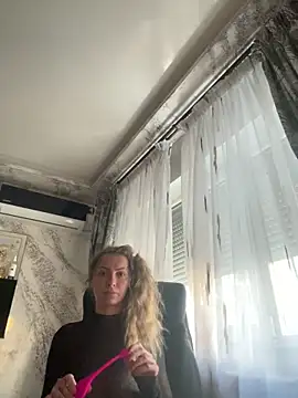 Snapshot of Goldgodess chatting on November 26, 2025, 6:13 am Goldgodess online show from November 26, 2025, 6:13 am